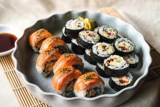 Как крутить роллы