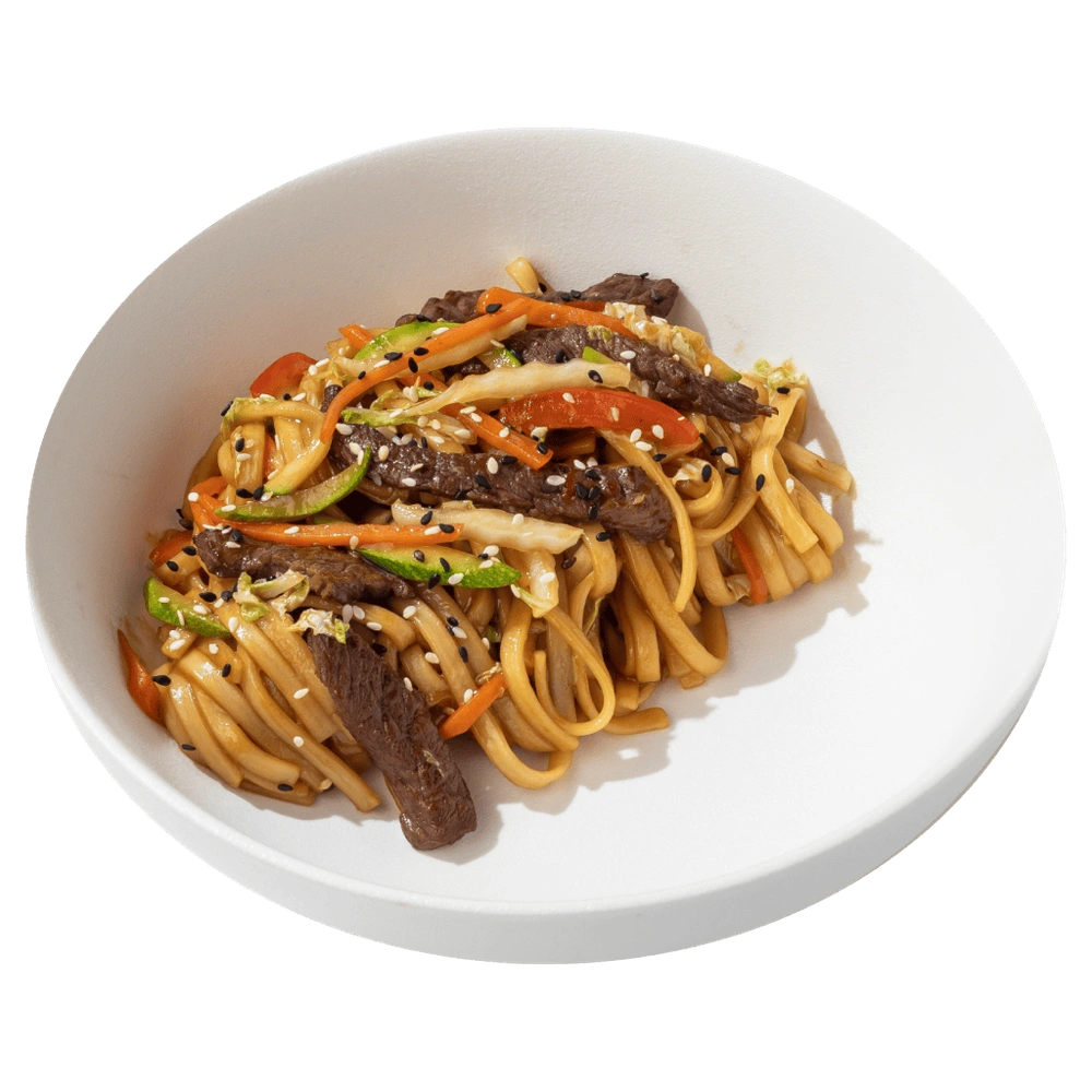 Удон с говядиной, овощами и соусом терияки