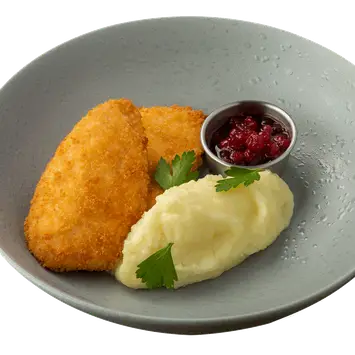 Куриный шницель с брусничным соусом и картофельным пюре