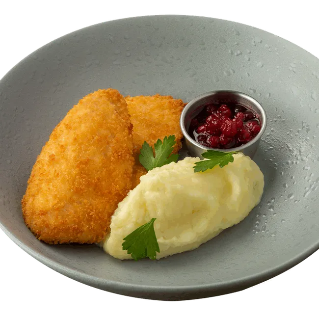Куриный шницель с брусничным соусом и картофельным пюре