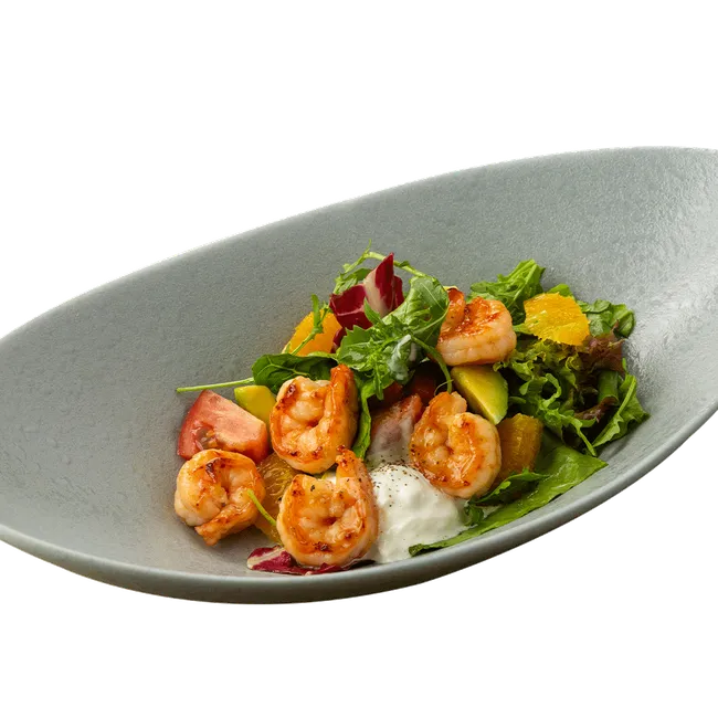 Салат с креветками, апельсинами и страчателлой