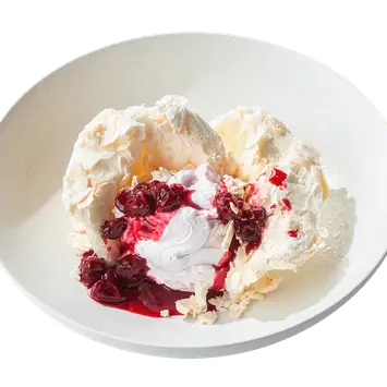 Воздушная меренга с вишней